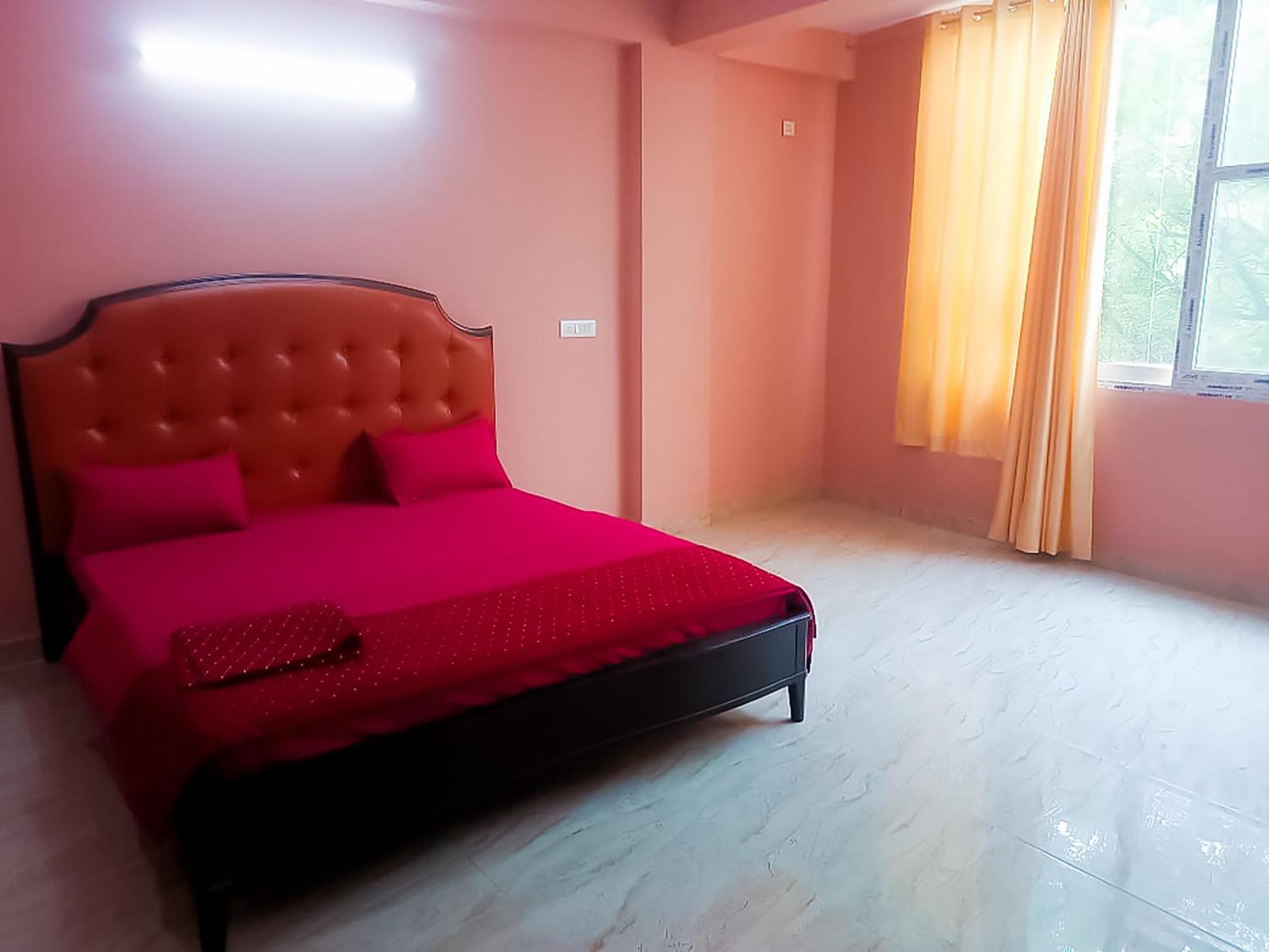 Roomshala 139 Rose - Dwarka