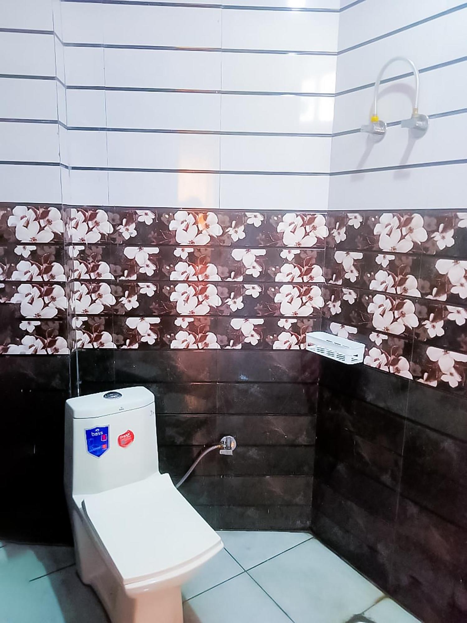 Homestay Roomshala 139 Rose - Dwarka New Delhi
